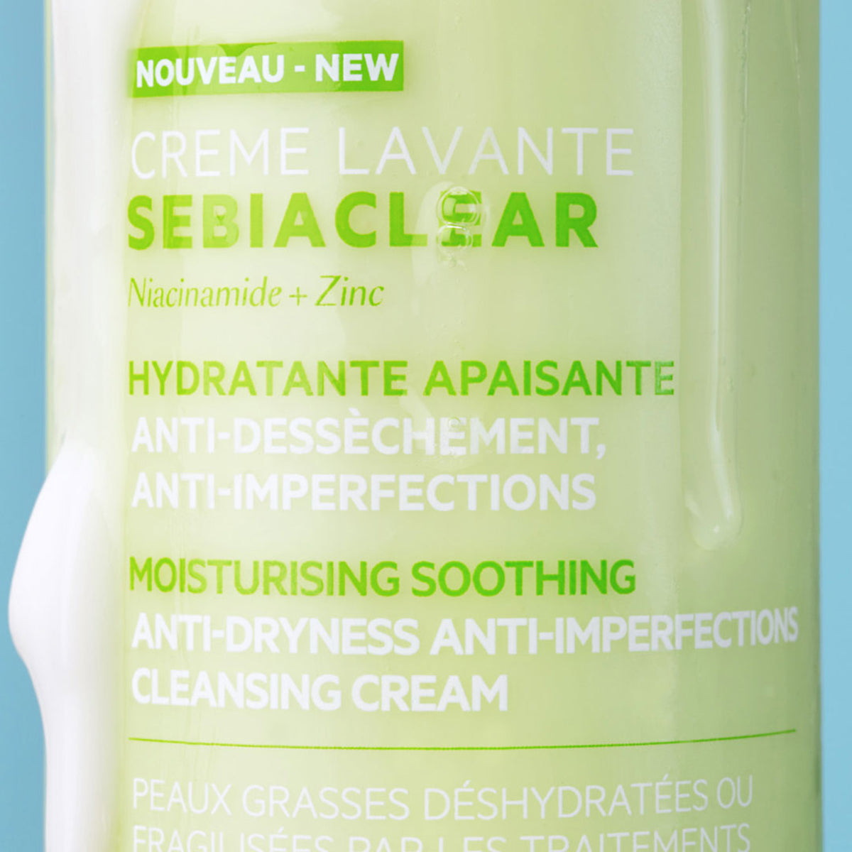 Hellgrüne SVR SEBIACLEAR Waschcreme-Flasche mit weißer Textur und Niacinamid- sowie Zink-Beschriftung.