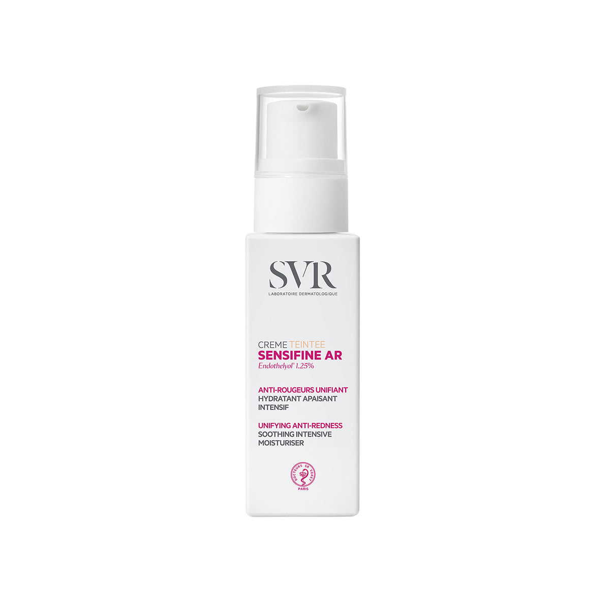 Weiße SVR Sensifine AR Crème Teintée Pumpflasche mit rosa Beschriftung zur Linderung von Rötungen auf weißem Hintergrund.